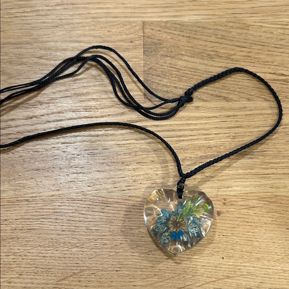 Heart-Shaped preserved Flower Pendant Necklace vintage